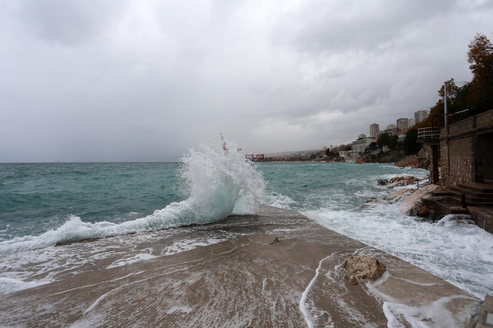 Rijeka: Jako jugo na moru pred Rijekom Rijeka: Jako jugo na moru pred Rijekom