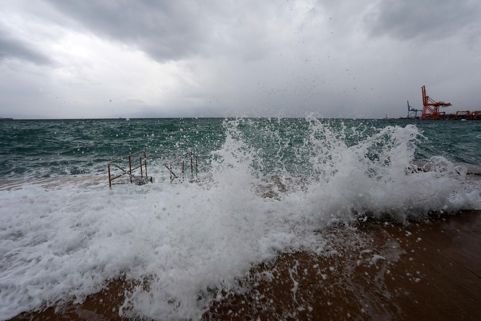 Rijeka: Jako jugo na moru pred Rijekom Rijeka: Jako jugo na moru pred Rijekom