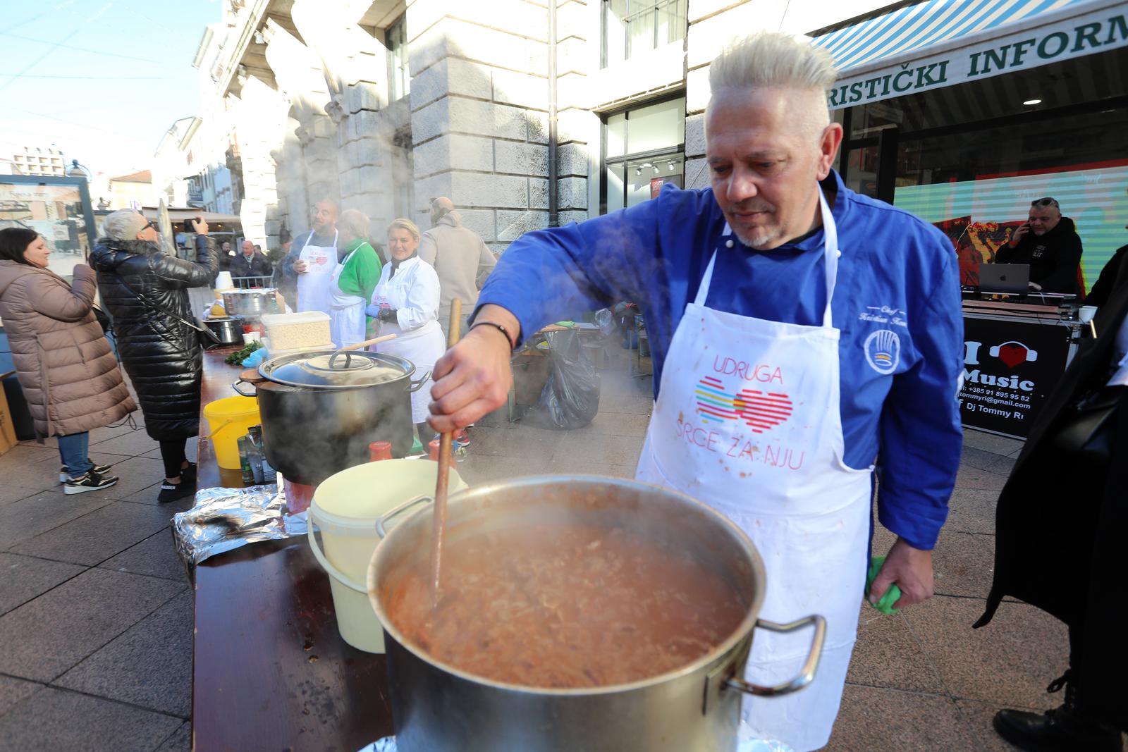 Rijeka: Riječki kuhari kuhaju za Melitu Maslak Rijeka: Riječki kuhari kuhaju za Melitu Maslak