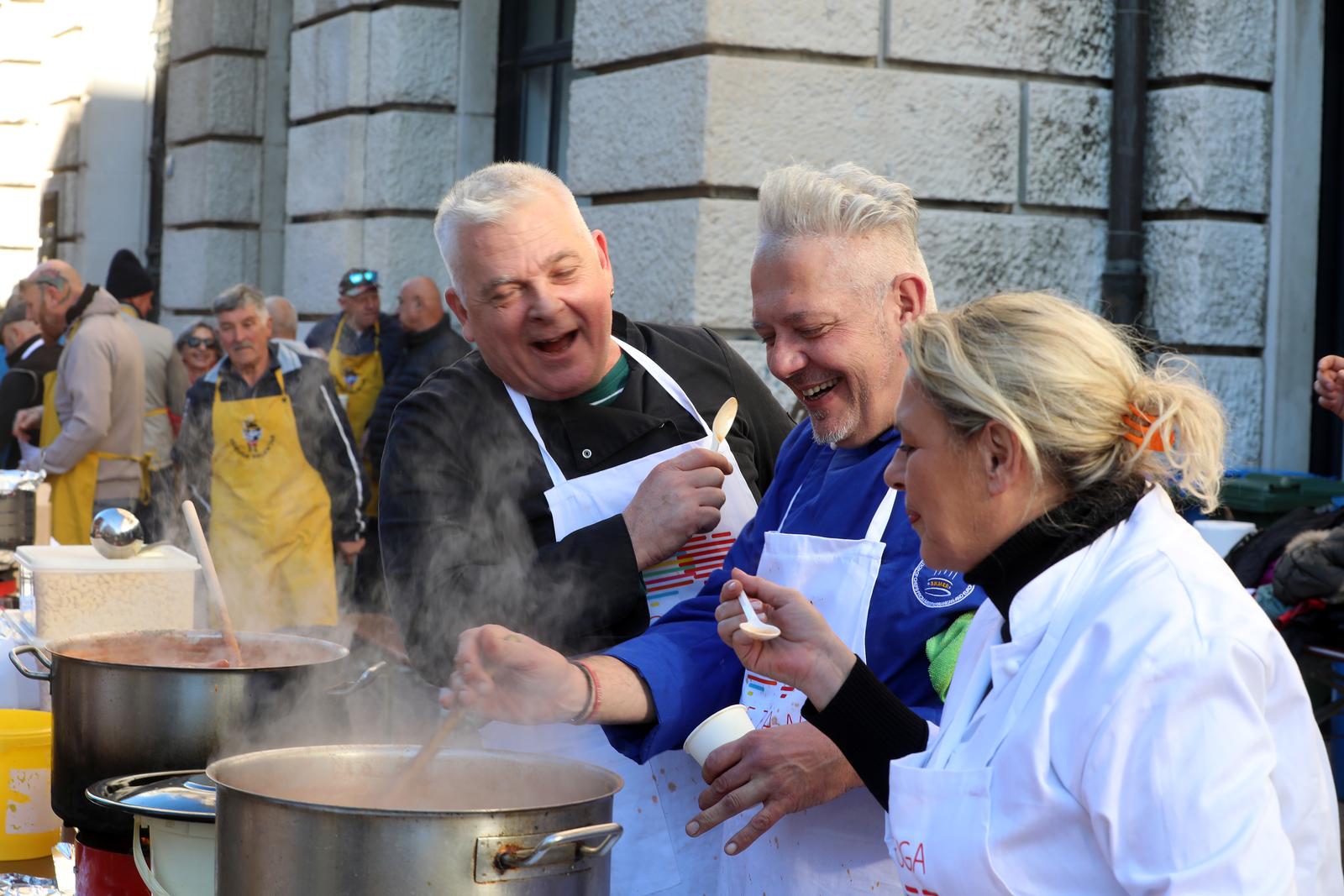 Rijeka: Riječki kuhari kuhaju za Melitu Maslak Rijeka: Riječki kuhari kuhaju za Melitu Maslak