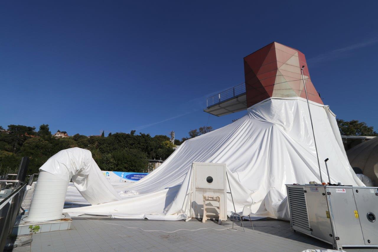 Postavljanje-balona-na-bazen-za-skokove-u-vodu-na-Bazenima-Kantrida-1 Postavljanje-balona-na-bazen-za-skokove-u-vodu-na-Bazenima-Kantrida-1
