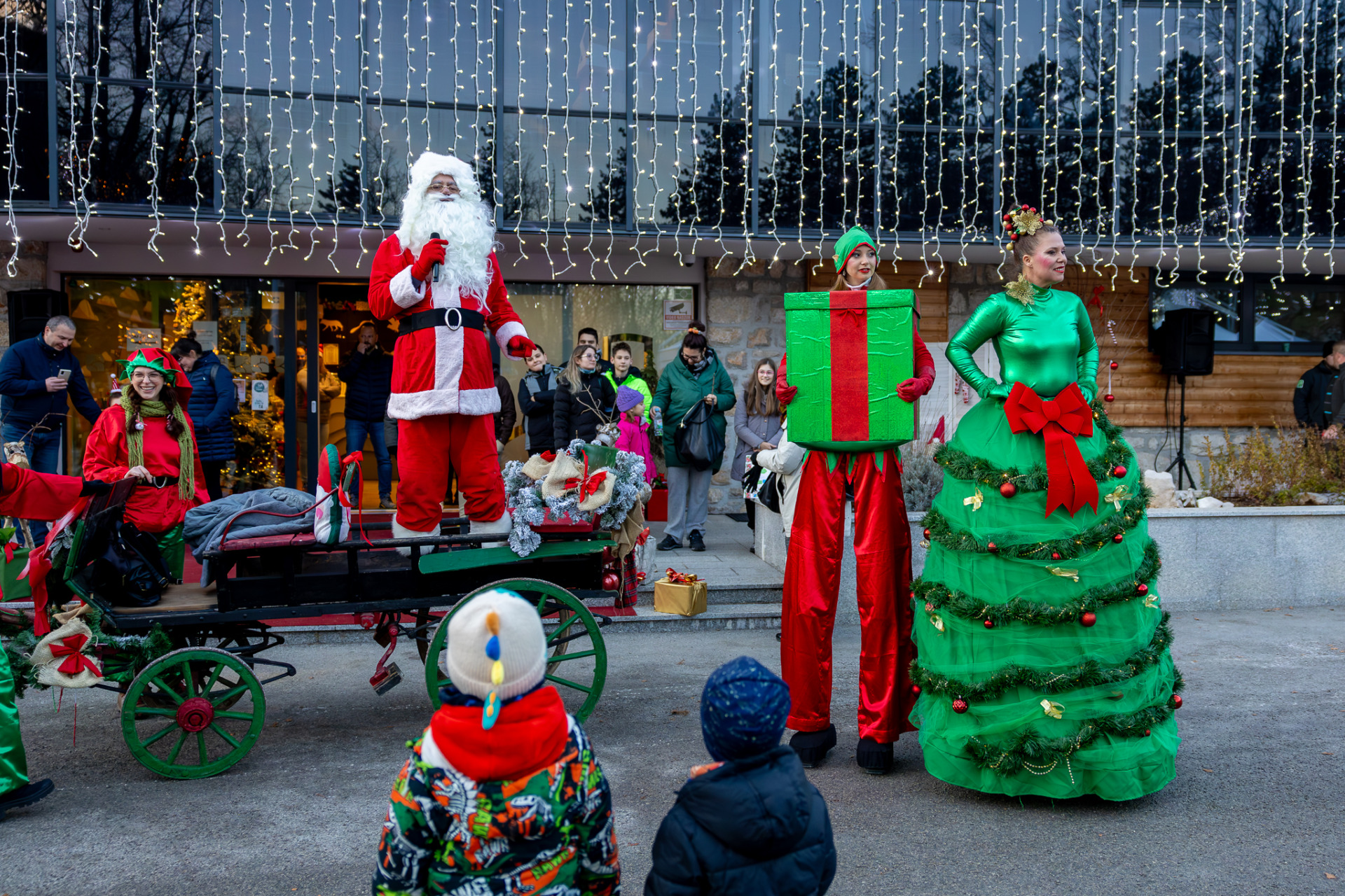 BozicnaBajka2024_PrviDan_OtvorenjeCijeliAlbum_MarinCukVurnekEVENTography (13 of 172) BozicnaBajka2024_PrviDan_OtvorenjeCijeliAlbum_MarinCukVurnekEVENTography (13 of 172)