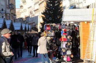 Rijeka: Adventski sajam otvoren je na Korzu