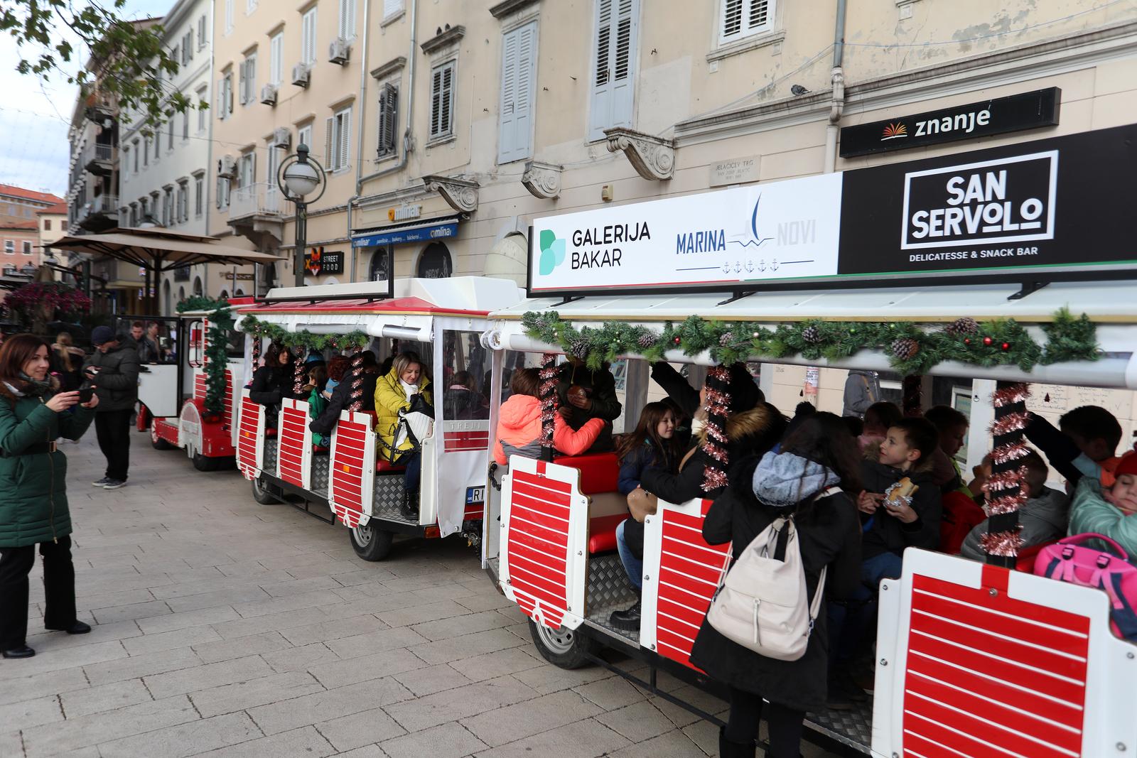 Rijeka: Vlaki? Djeda Mraza prometuje centrom grada