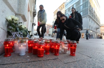 Rijeka:  Gra?ani pale svije?e za stradalog u?enika