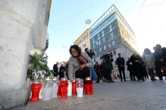 Rijeka:  Građani pale svijeće za stradalog učenika