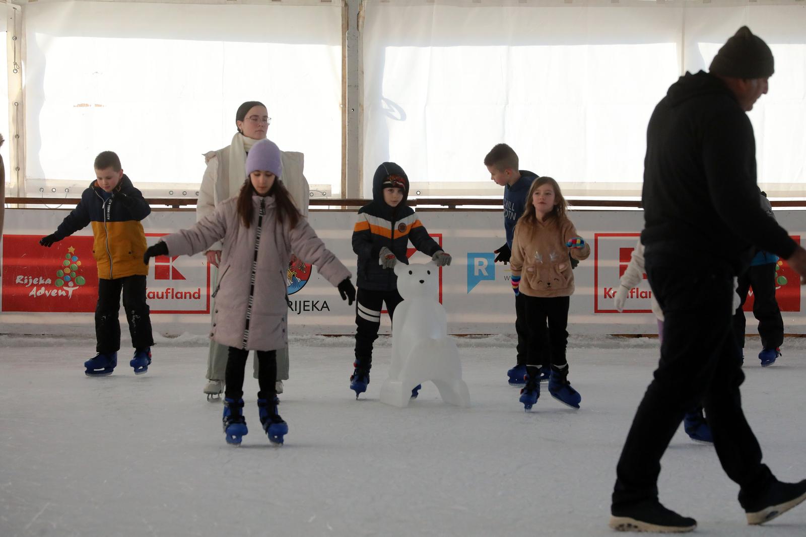 Rijeka: Klizači na klizalištu Morska pahuljica Rijeka: Klizači na klizalištu Morska pahuljica