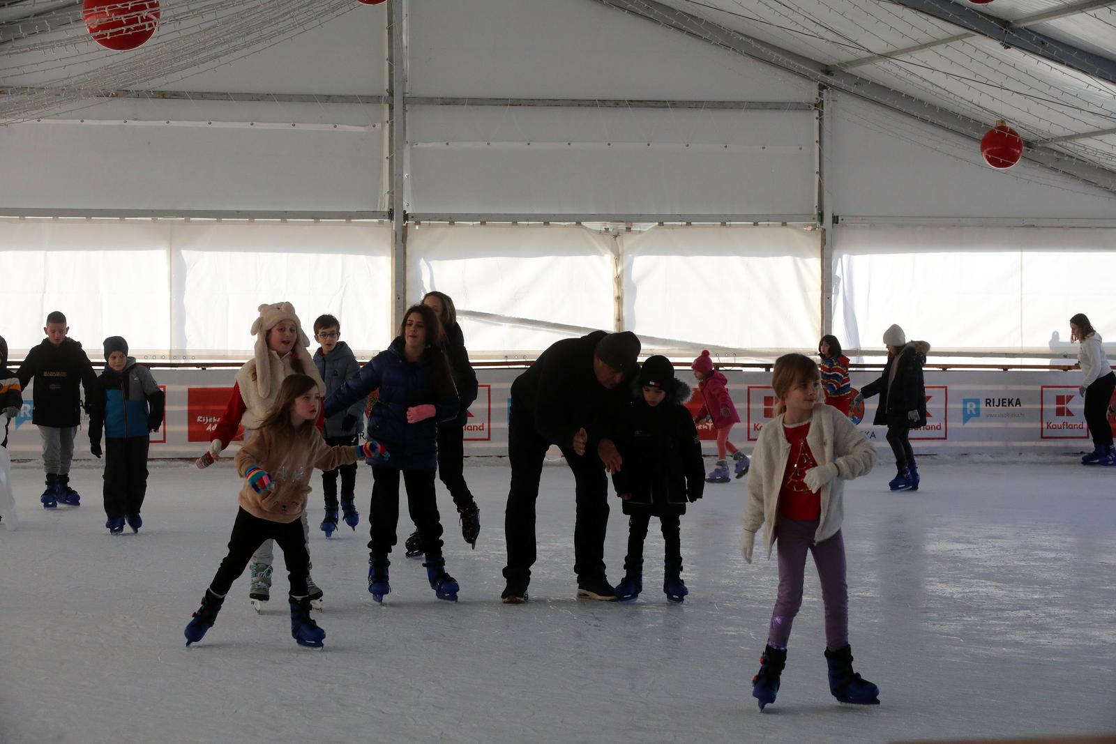 Rijeka: Klizači na klizalištu Morska pahuljica Rijeka: Klizači na klizalištu Morska pahuljica