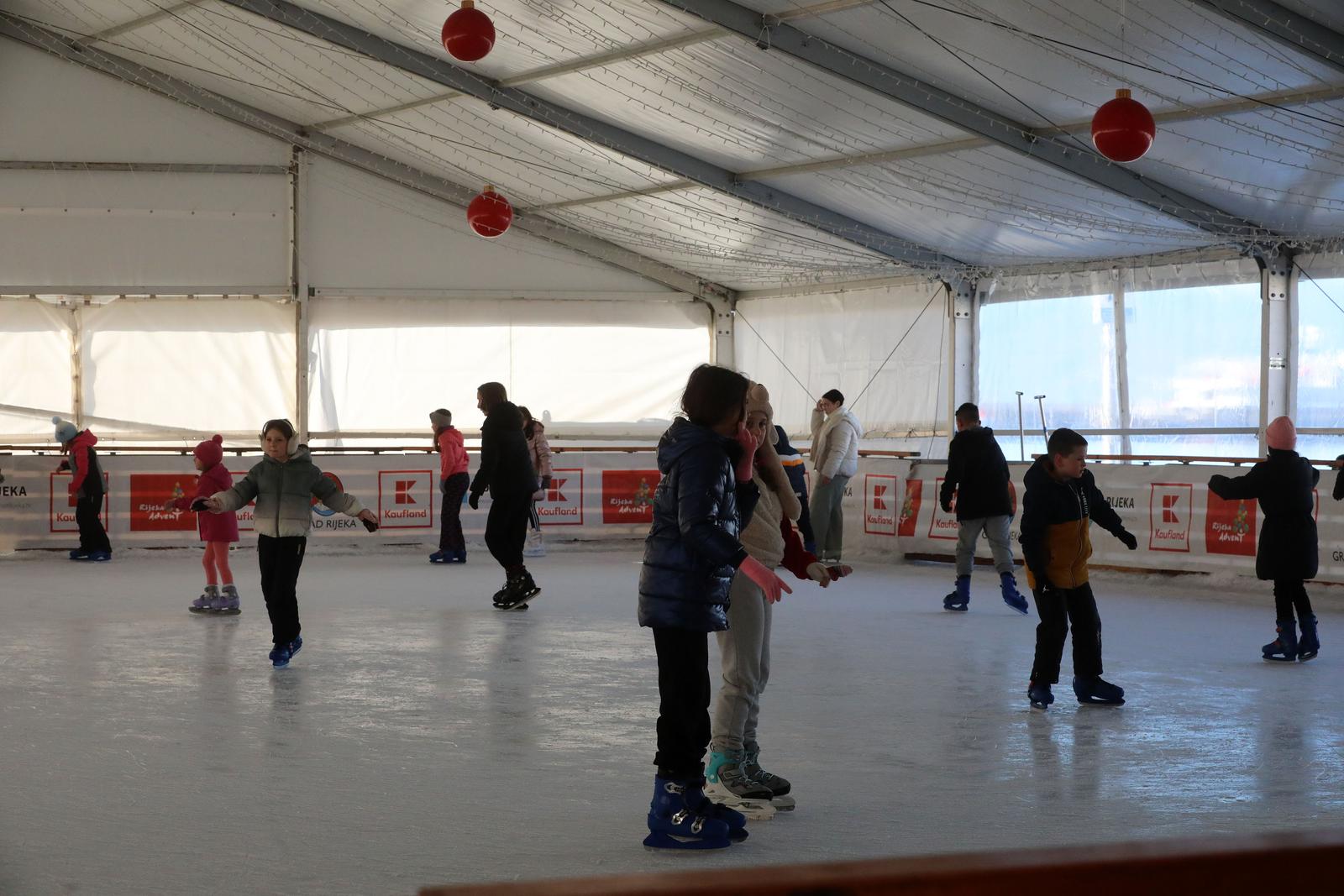 Rijeka: Kliza?i na klizalitu Morska pahuljica Rijeka: Kliza?i na klizalitu Morska pahuljica