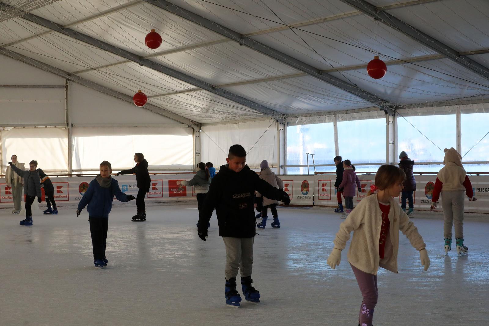 Rijeka: Klizači na klizalištu Morska pahuljica Rijeka: Klizači na klizalištu Morska pahuljica