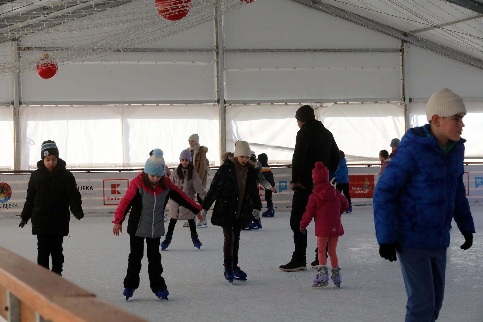 Rijeka: Kliza?i na klizalitu Morska pahuljica Rijeka: Kliza?i na klizalitu Morska pahuljica