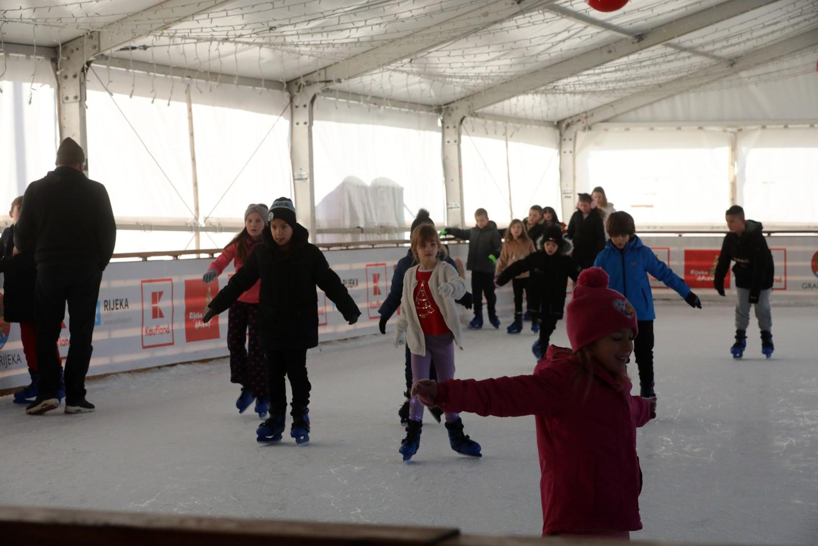 Rijeka: Klizači na klizalištu Morska pahuljica Rijeka: Klizači na klizalištu Morska pahuljica