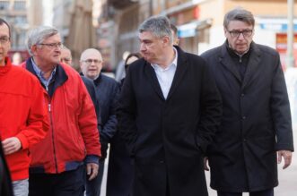 Predsjednik Republike Zoran Milanović prikupljao je potpise birača za podršku predsjedničke kandidature u Rijeci