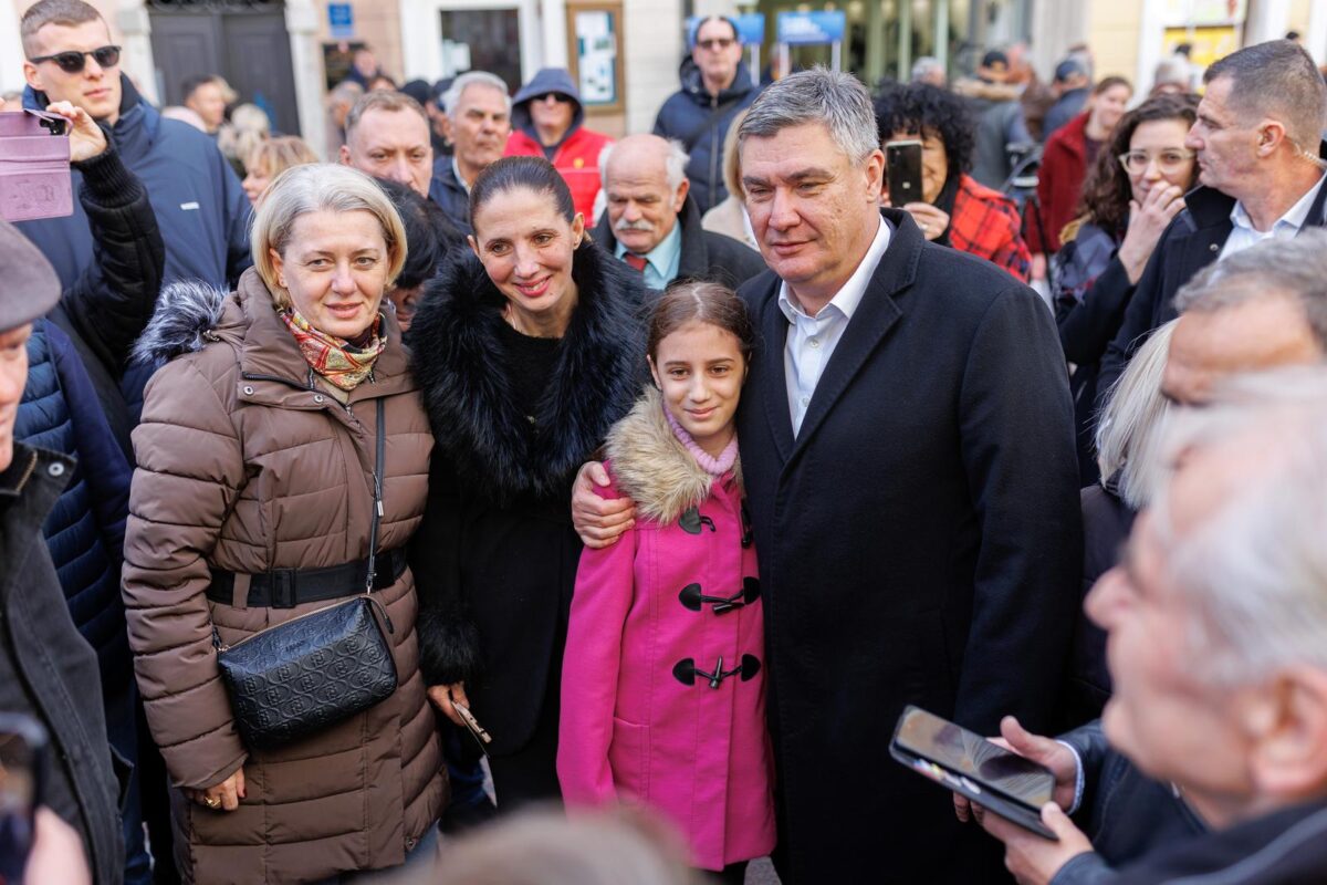 Predsjednik Republike Zoran Milanović prikupljao je potpise birača za podršku predsjedničke kandidature u Rijeci