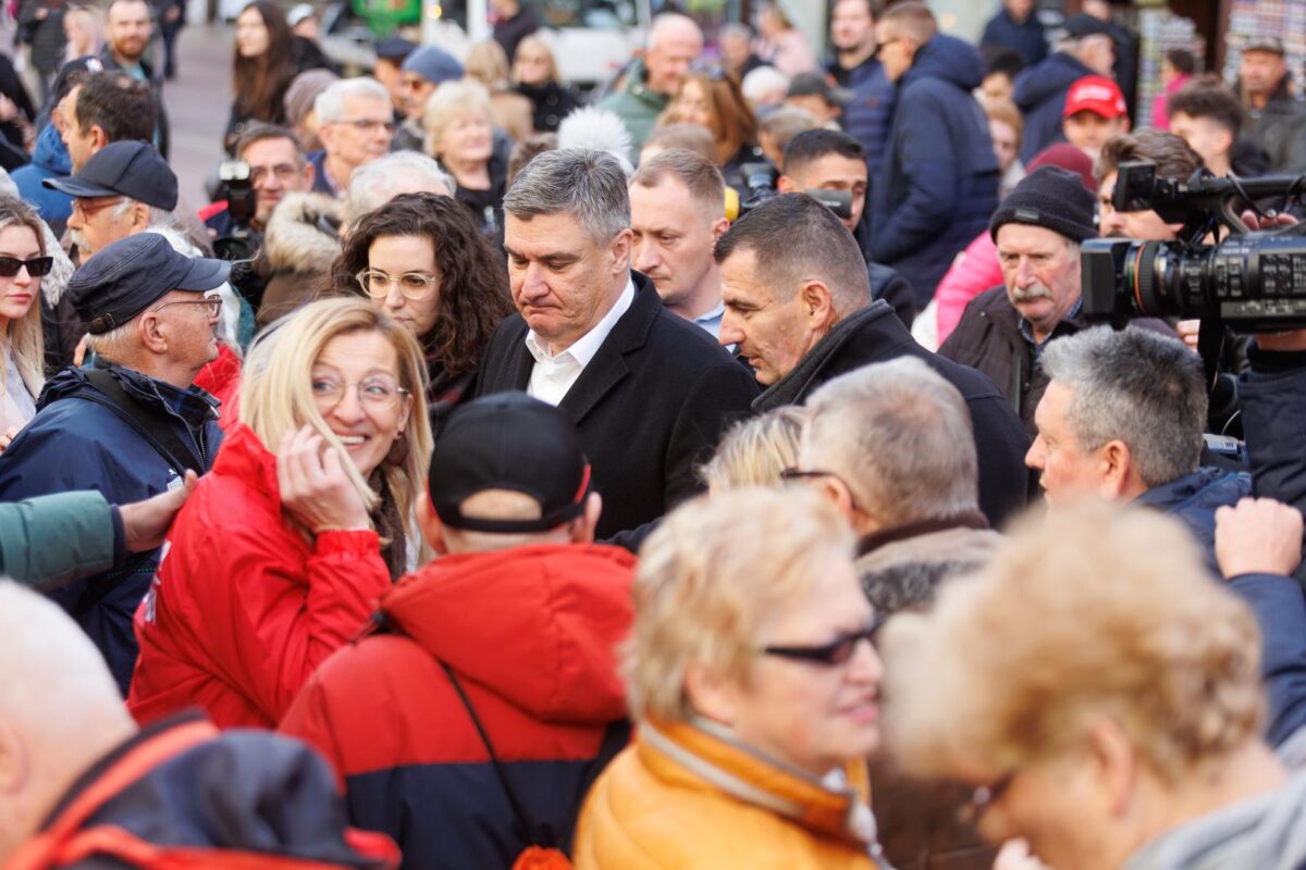 Predsjednik Republike Zoran Milanović prikupljao je potpise birača za podršku predsjedničke kandidature u Rijeci