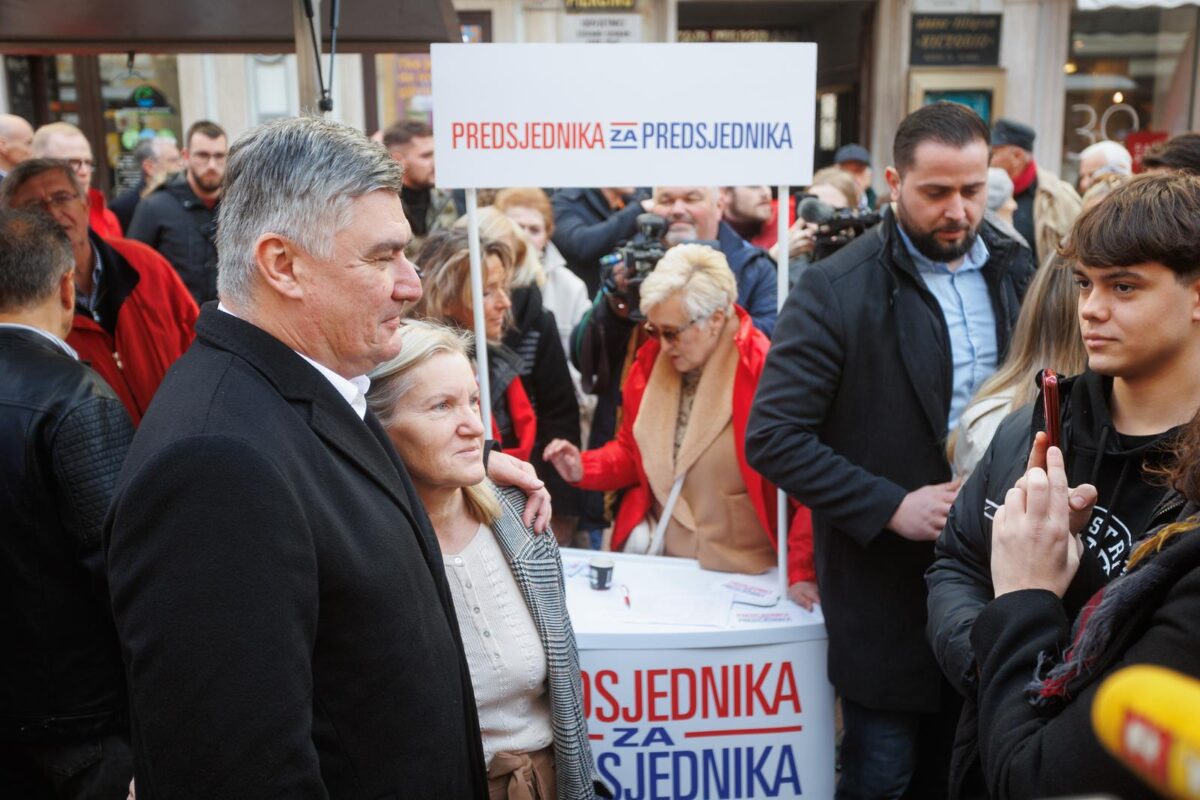 Predsjednik Republike Zoran Milanović prikupljao je potpise birača za podršku predsjedničke kandidature u Rijeci