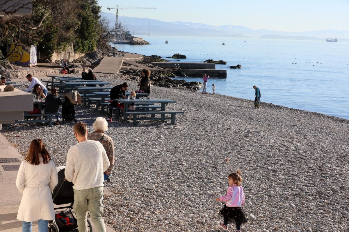 Rijeka: Gra?ani u etnji na plai Kantrida