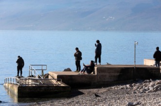 Rijeka: Građani u šetnji na plaži Kantrida