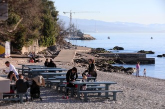 Rijeka: Gra?ani u etnji na plai Kantrida