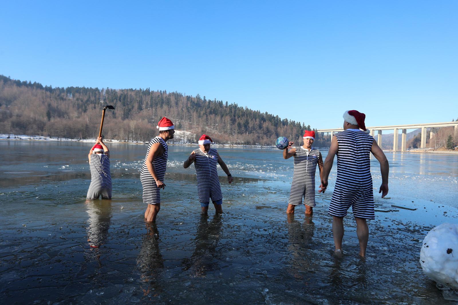 Fužine: Doček Nove godine u podne Fužine: Doček Nove godine u podne
