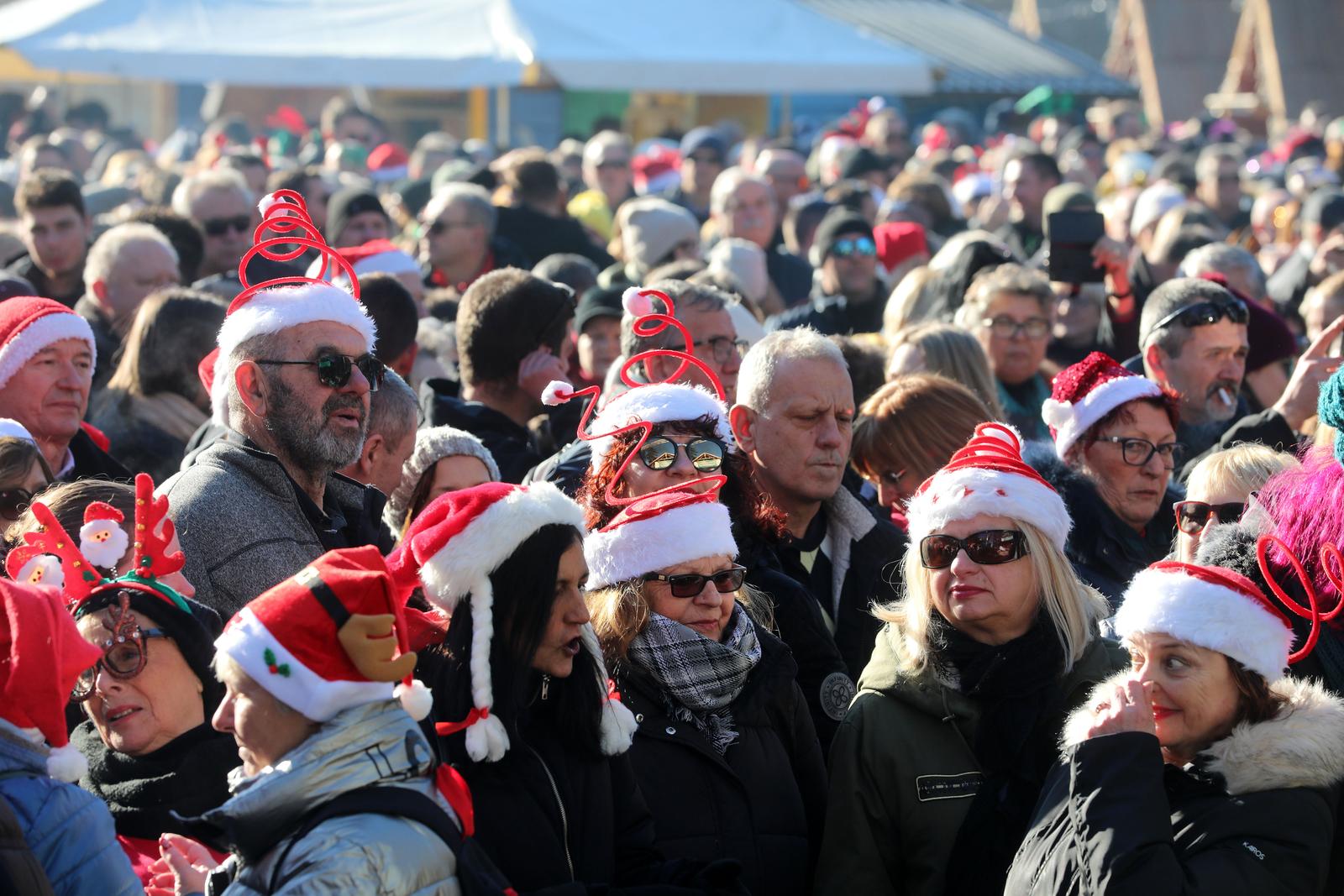 Fužine: Doček Nove godine u podne. Fužine: Doček Nove godine u podne.