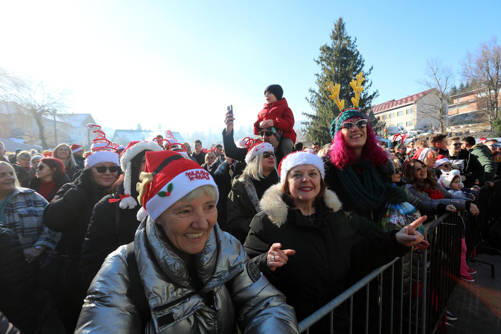 Fužine: Doček Nove godine u podne. Fužine: Doček Nove godine u podne.