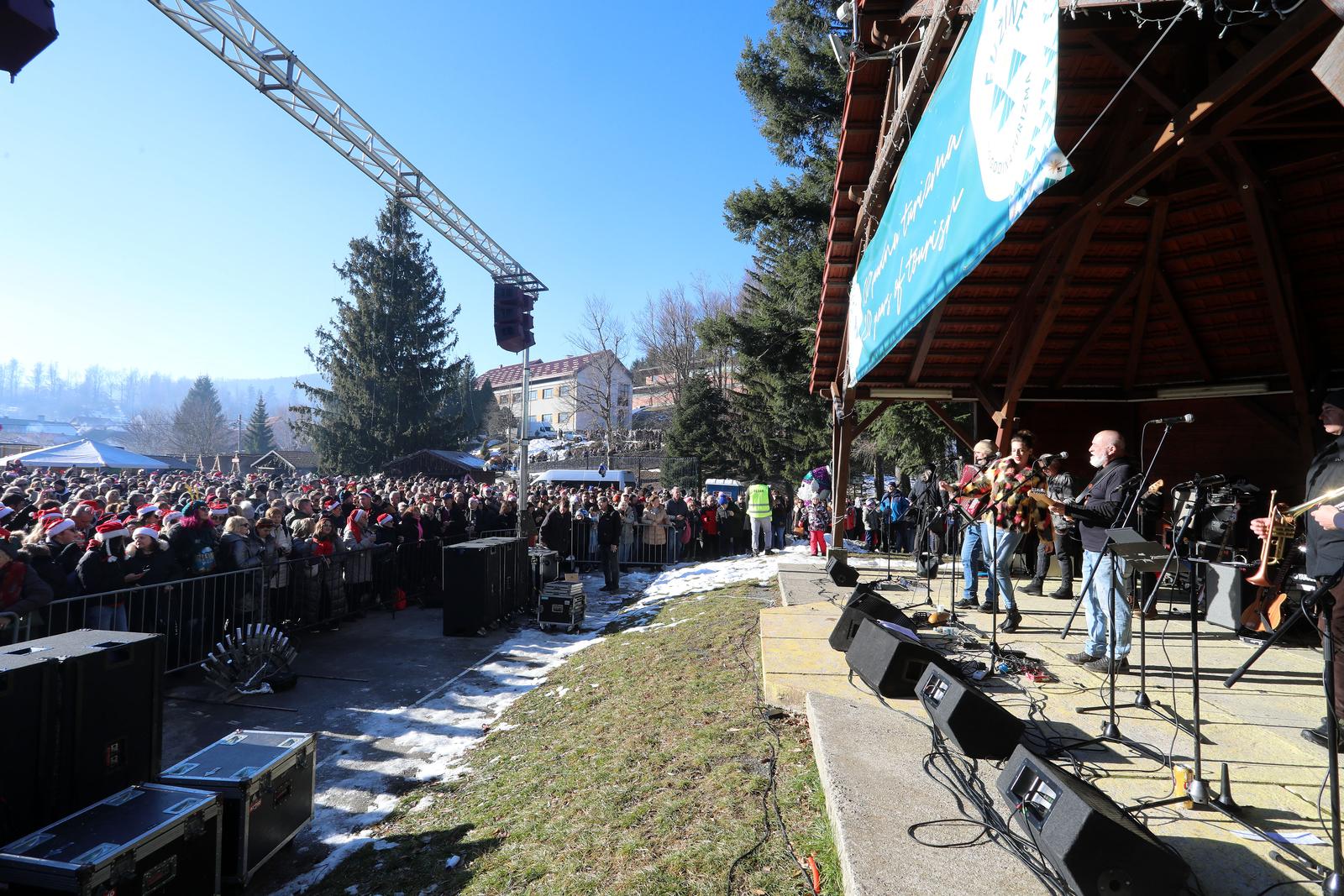 Fužine: Doček Nove godine u podne. Fužine: Doček Nove godine u podne.
