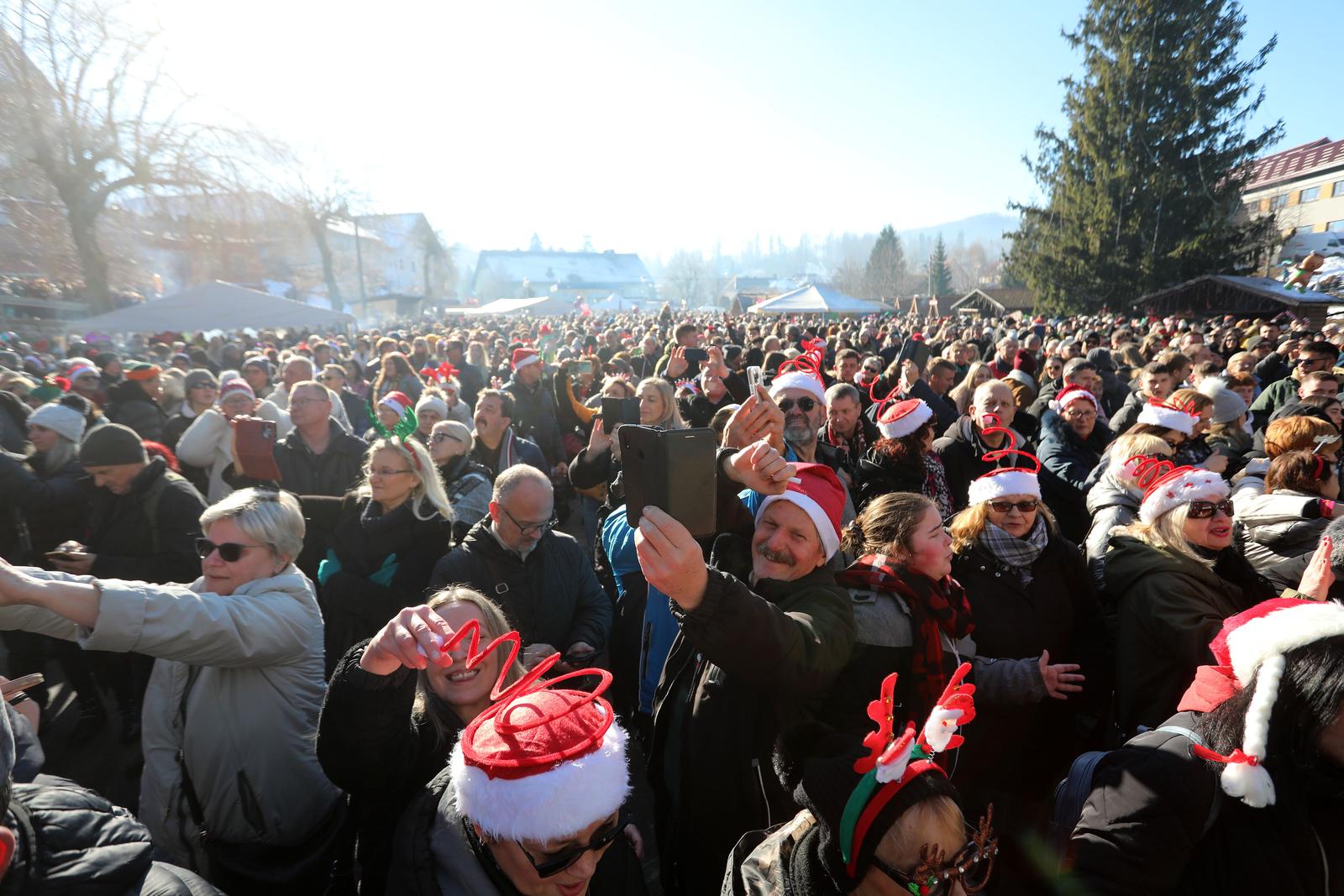 Fužine: Doček Nove godine u podne. Fužine: Doček Nove godine u podne.