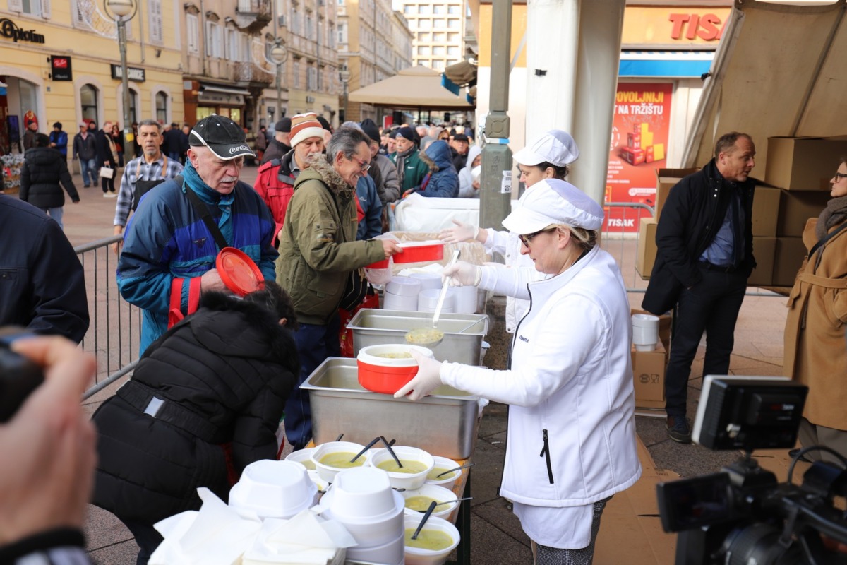 Tradicionalna-Gastrofešta-na-Badnjak-11