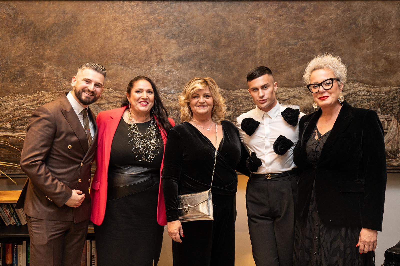 AGENTI GODINE ZAJEDNO AGENTI GODINE ZAJEDNO