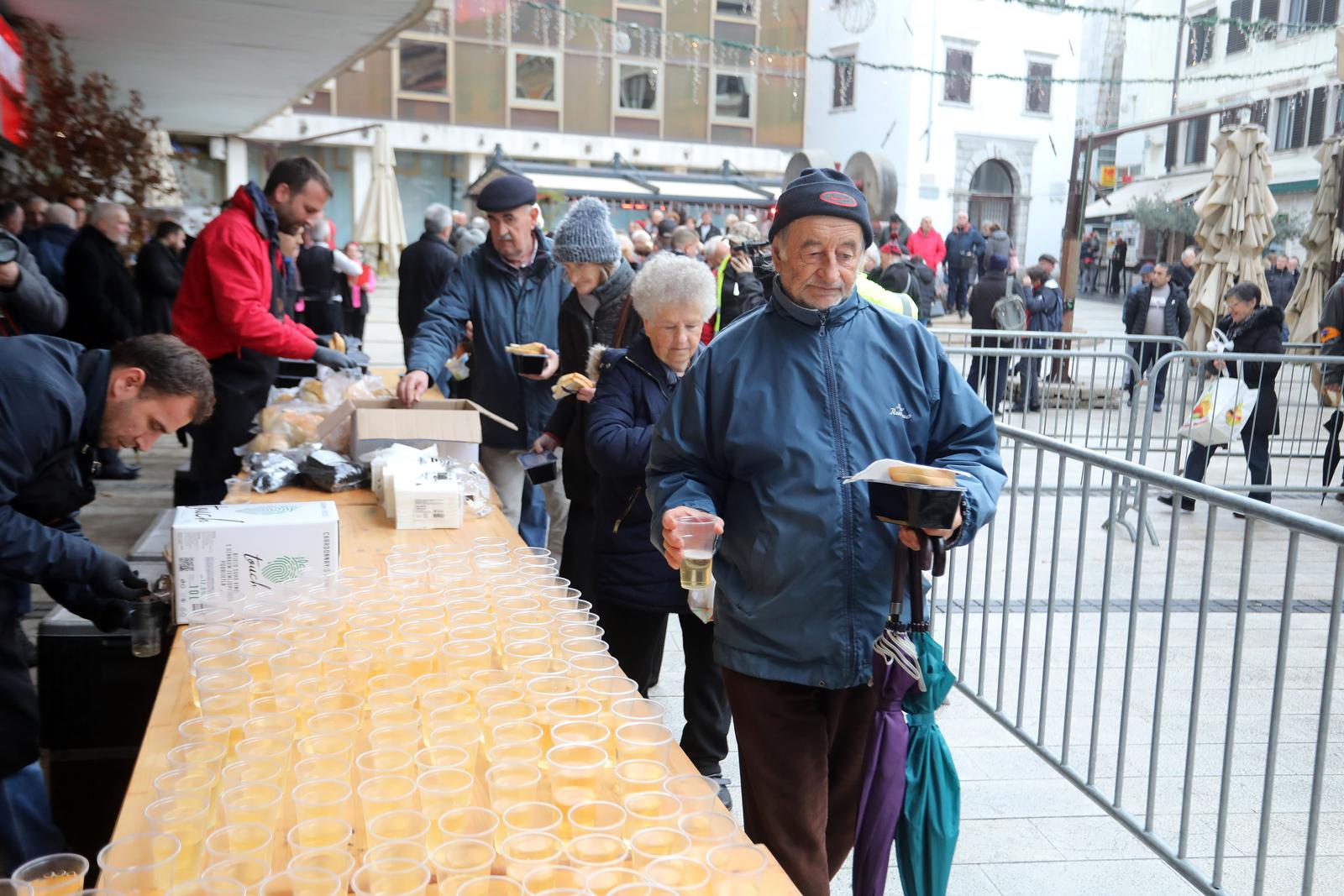 Rijeka: Proslava Badnjaka po julijanskom kalendaru Rijeka: Proslava Badnjaka po julijanskom kalendaru