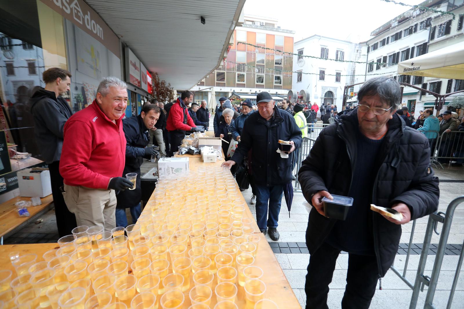 Rijeka: Proslava Badnjaka po julijanskom kalendaru Rijeka: Proslava Badnjaka po julijanskom kalendaru
