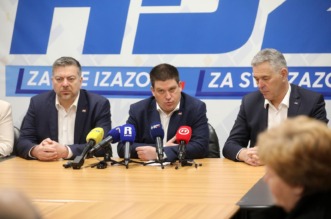 Rijeka: Konferencija za novinare ?lanova O HDZ-a