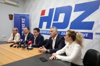 Rijeka: Konferencija za novinare ?lanova O HDZ-a