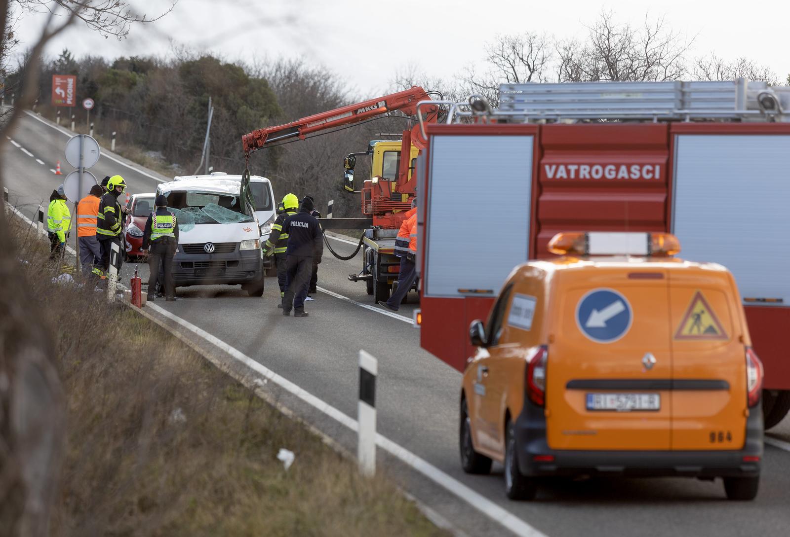 Novi Vinodolski: Dvije osobe poginule u prometnoj nesreći na Jadrasnkoj magistrali