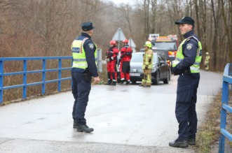 Karlovac: U slijetanju automobila smrtno stradala jedna osoba