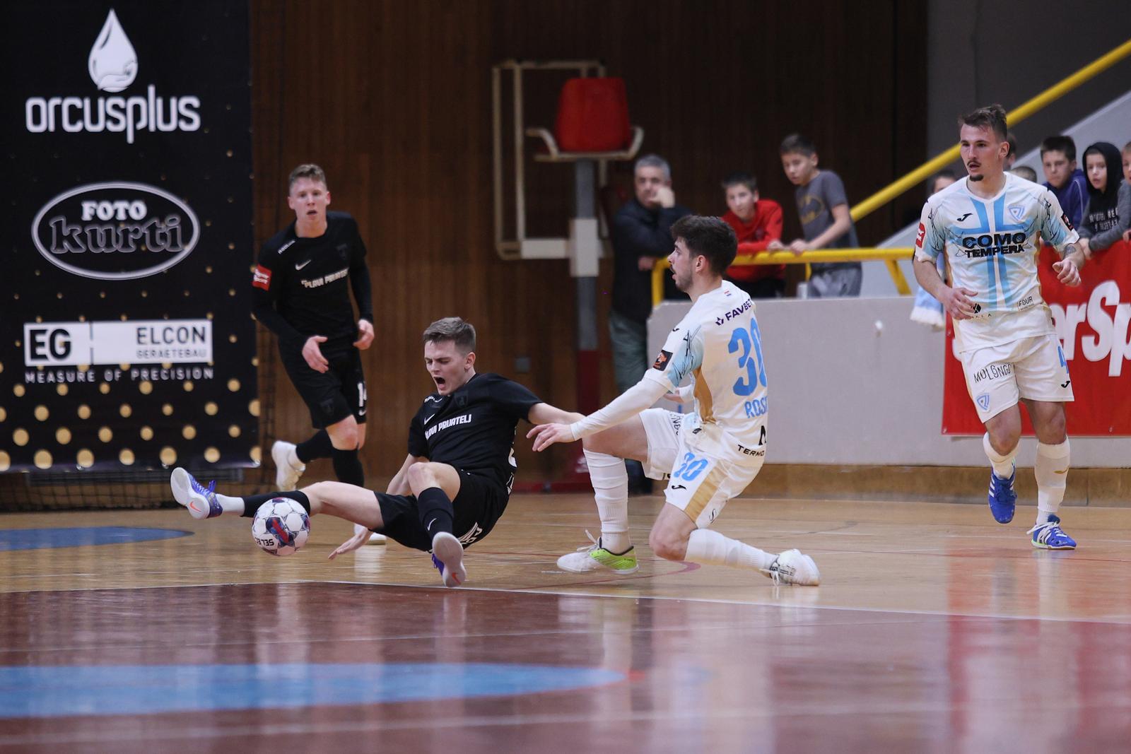 Rijeka i Futsal Dinamo susreli se u četvrtfinalu Hrvatskog malonogometnog kupa Rijeka i Futsal Dinamo susreli se u četvrtfinalu Hrvatskog malonogometnog kupa