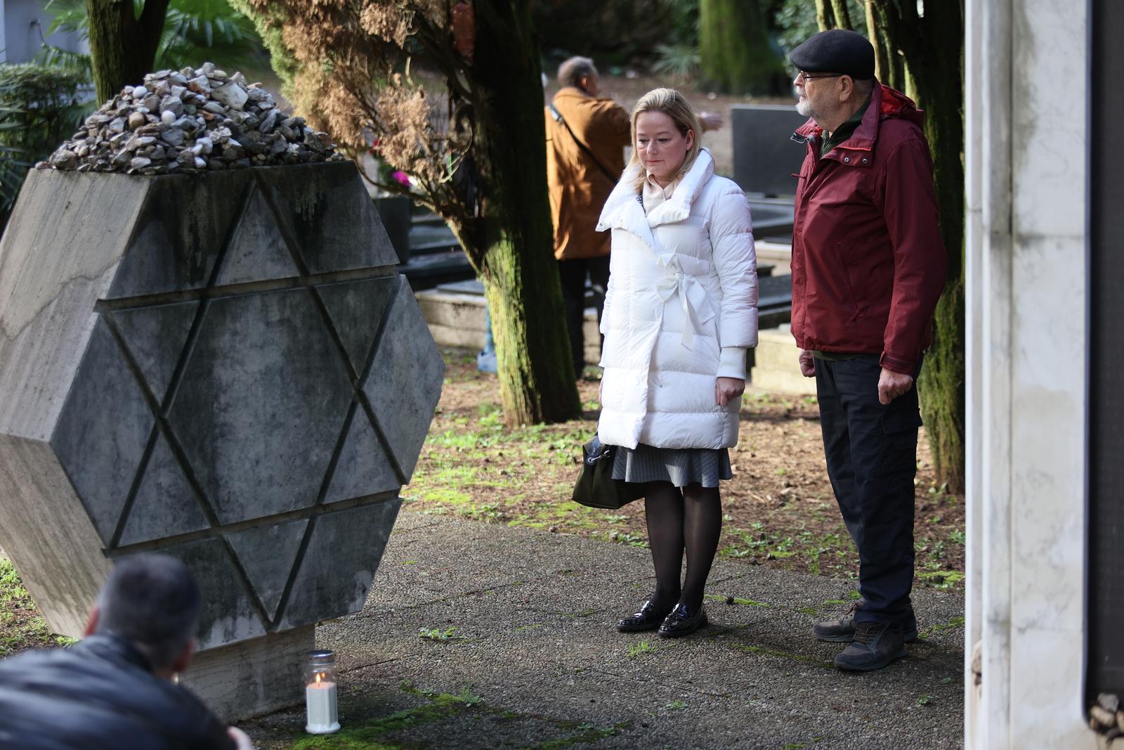 Rijeka: Dan sjećanja na žrtve holokausta na Židovskom groblju na Kozali Rijeka: Dan sjećanja na žrtve holokausta na Židovskom groblju na Kozali