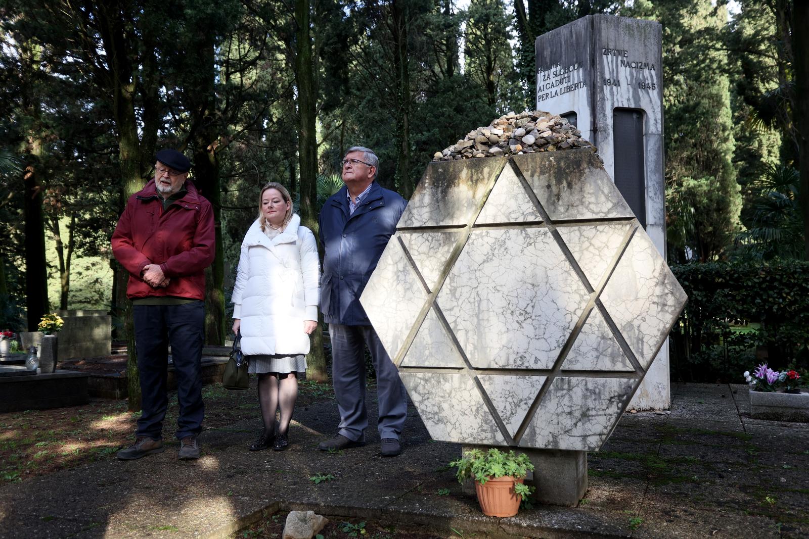Rijeka: Dan sjećanja na žrtve holokausta na Židovskom groblju na Kozali Rijeka: Dan sjećanja na žrtve holokausta na Židovskom groblju na Kozali