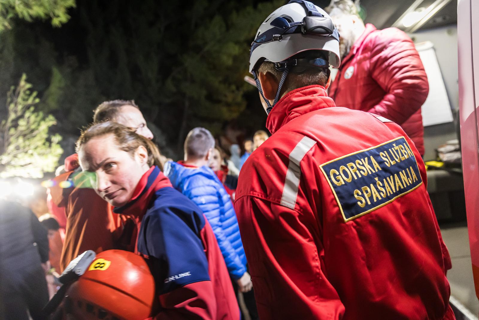 Split: U večernjim satima HGSS je pronašao nestalog mladića, u tijeku akcija izvlačenja