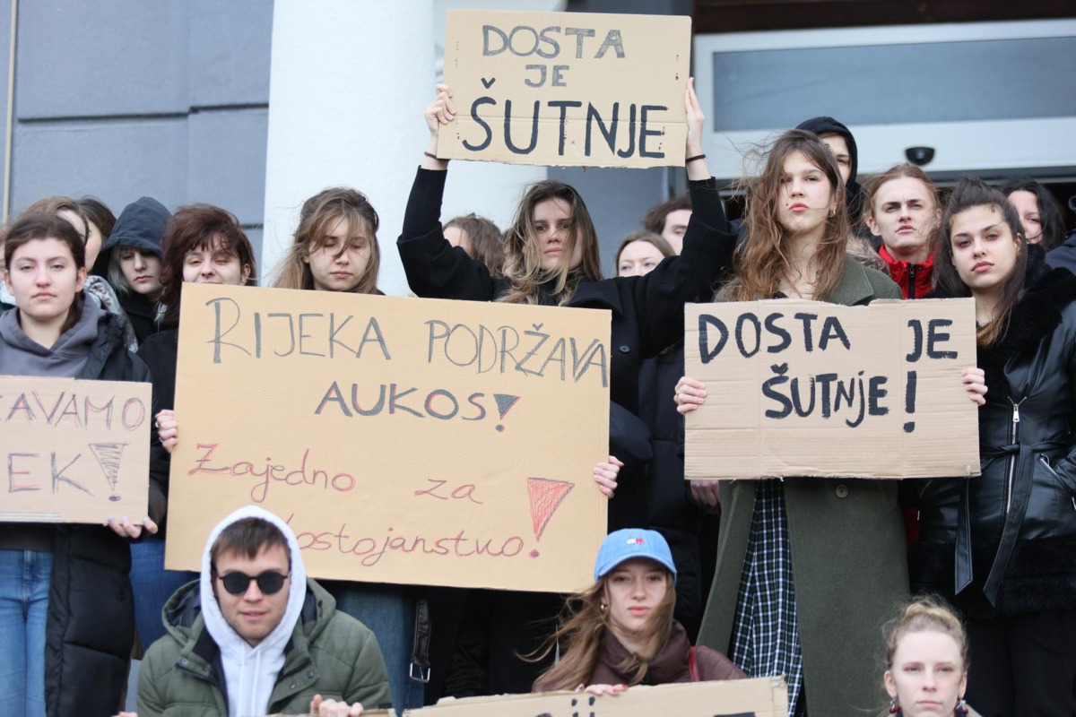 Rijeka: Studenti prosvjeduju protiv nasilja na fakultetu u Osijeku