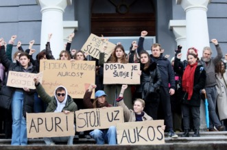 Rijeka: Studenti prosvjeduju protiv nasilja na fakultetu u Osijeku