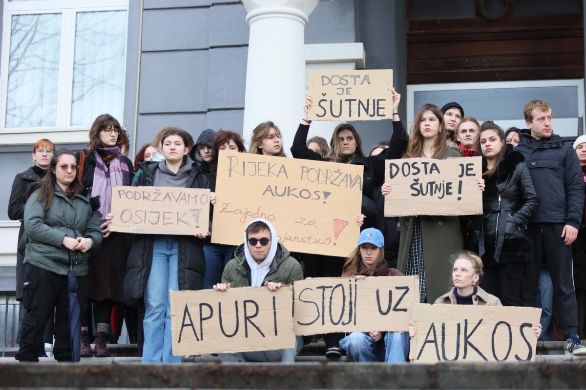 Rijeka: Studenti prosvjeduju protiv nasilja na fakultetu u Osijeku