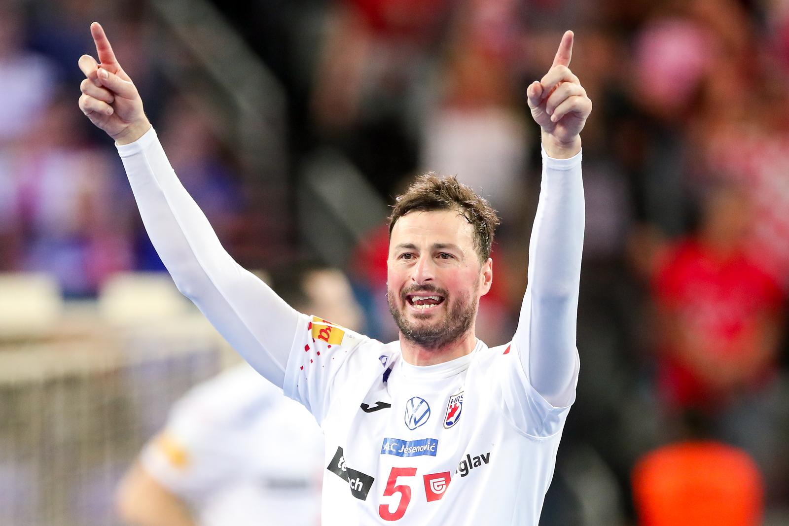 Zagreb: Slavlje rukometaša Hrvatske nakon pobjede nad Mađarskom i prolaska u polufinale Svjetskog prvenstva Zagreb: Slavlje rukometaša Hrvatske nakon pobjede nad Mađarskom i prolaska u polufinale Svjetskog prvenstva