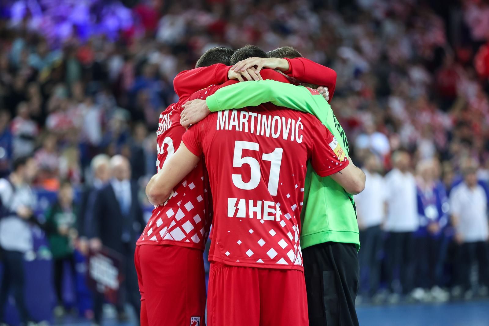 Zagreb: Slavlje rukometaša Hrvatske nakon pobjede nad Francuskom i prolaska u finale Svjetskog prvenstva Zagreb: Slavlje rukometaša Hrvatske nakon pobjede nad Francuskom i prolaska u finale Svjetskog prvenstva