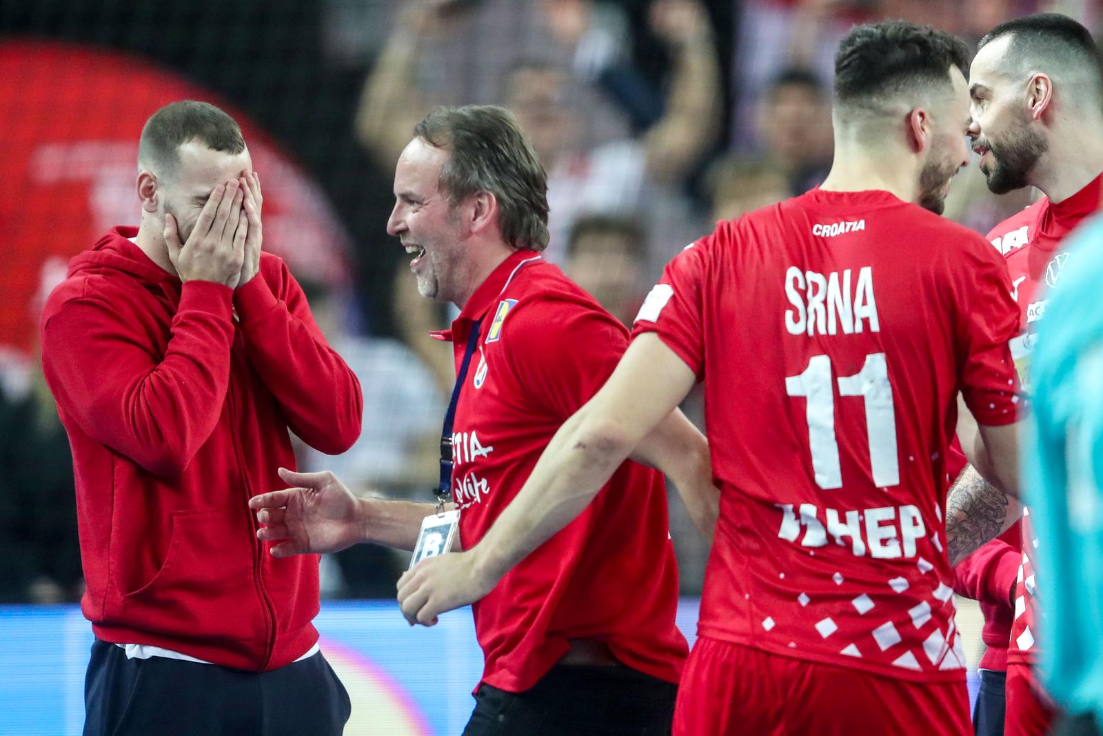 Zagreb: Slavlje rukometaša Hrvatske nakon pobjede nad Francuskom i prolaska u finale Svjetskog prvenstva Zagreb: Slavlje rukometaša Hrvatske nakon pobjede nad Francuskom i prolaska u finale Svjetskog prvenstva