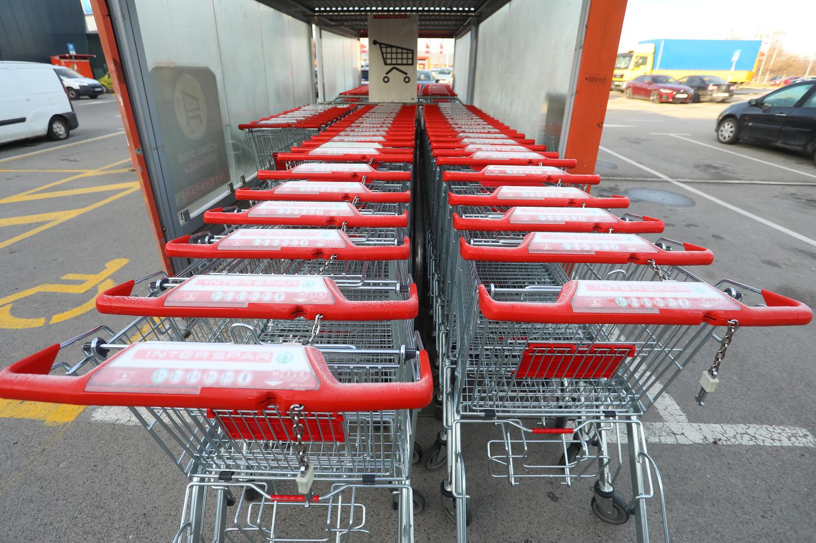 Karlovac: Po?eo veliki bojkot svih trgovina Karlovac: Po?eo veliki bojkot svih trgovina