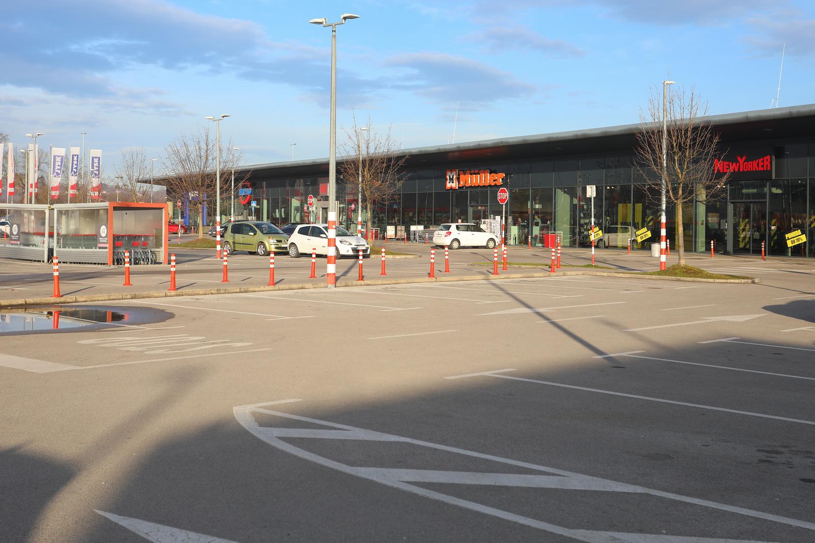 Karlovac: Po?eo veliki bojkot svih trgovina Karlovac: Po?eo veliki bojkot svih trgovina