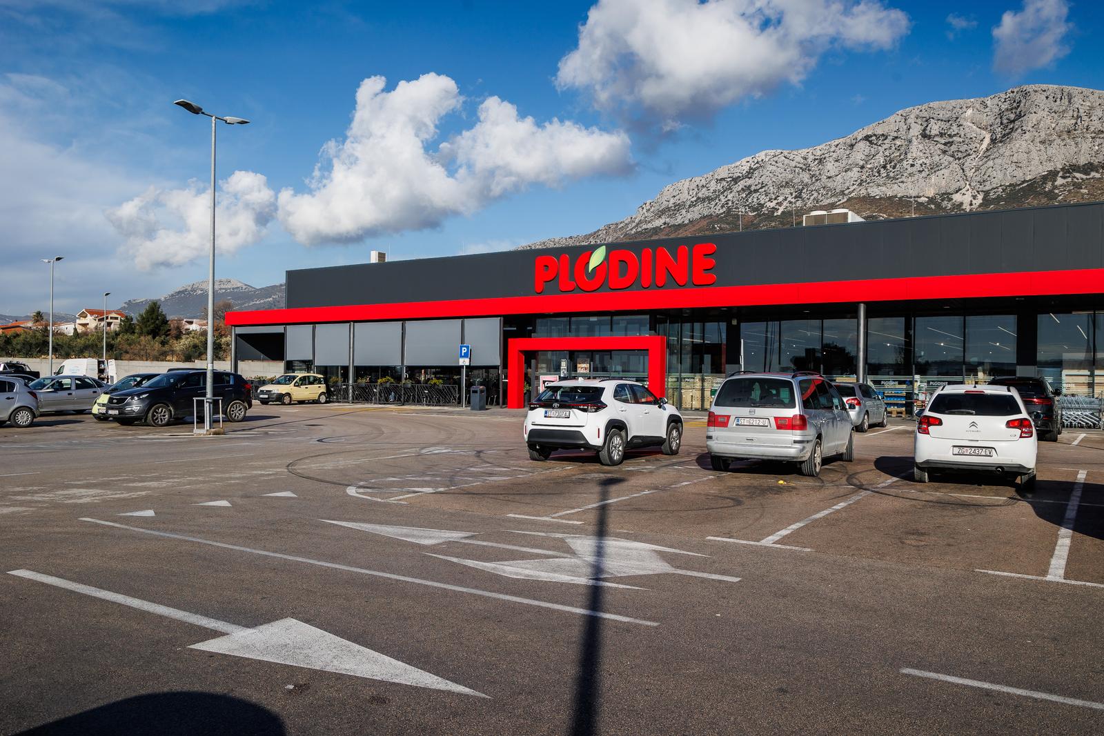 Split: Trgovački centri u okolici Splita i danas su pod bojkotom kupaca Split: Trgovački centri u okolici Splita i danas su pod bojkotom kupaca