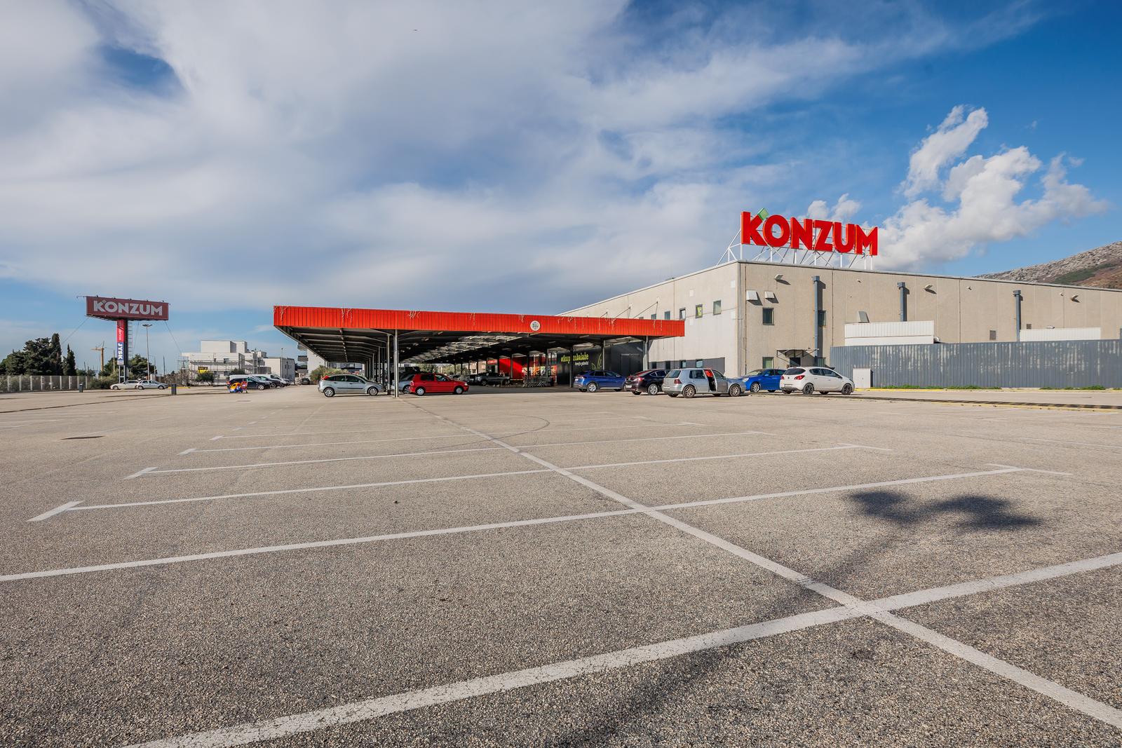 Split: Trgovački centri u okolici Splita i danas su pod bojkotom kupaca Split: Trgovački centri u okolici Splita i danas su pod bojkotom kupaca